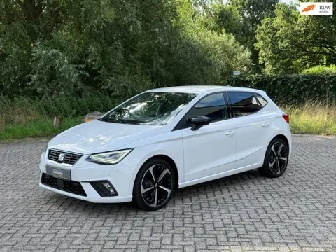 SEAT Ibiza 1.0 TSI FR 110PK I 6BAK I CAMERA I CARPLAY I DEALER ONDH I CLIMA