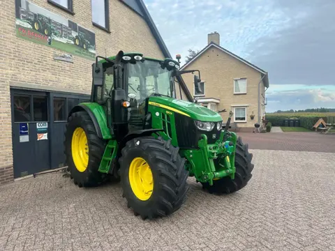 John Deere 6110M