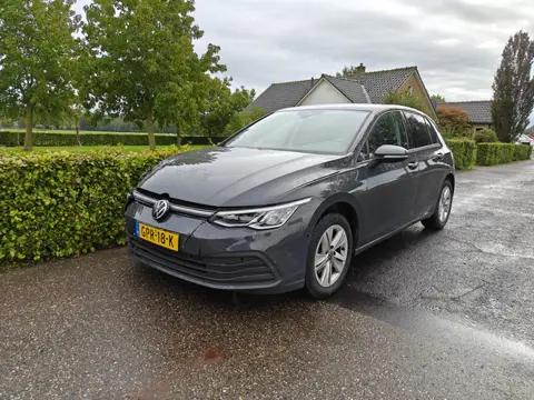 Volkswagen Golf 1.5 TSI Life CLIMA/NAVI/ACC BJ 2020