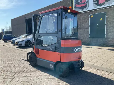 Toyota 7FBMF25 2500KG 5.00METER HEFTRUCK (bj 2003)