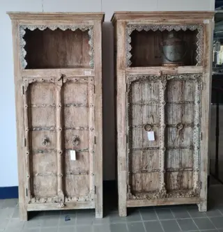 Teakpaleis zijn grote collecties industrieel,vintage meubels