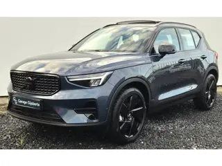 Volvo XC40 2.0 B3 Ultra Black Edition Panorama dak - 360 Camera - 20” Wielen - Lounge-pakket - Harma