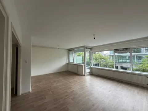 Woning aan de Kruiskade te Rotterdam