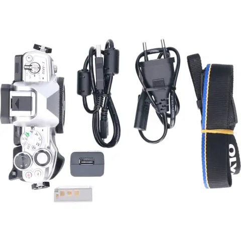 Tweedehands Olympus E-M10 Mark IV Zilver Body CM0218
