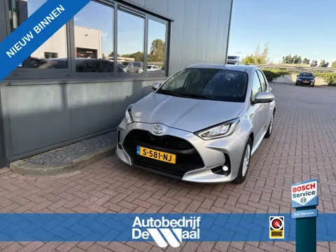 Toyota Yaris 1.5 VVT-i 125pk Business Plus LED/HUD/KEYLESS/CAMERA/WINTERPACK/ADAPT.CRUISE