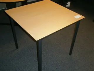 Tafel B80xD80cm. 3x vr