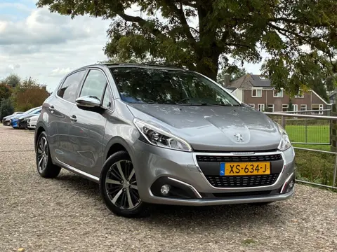 Peugeot 208 1.2 PureTech Allure | Pano + Cruise + Clima € 7.975,-!!!