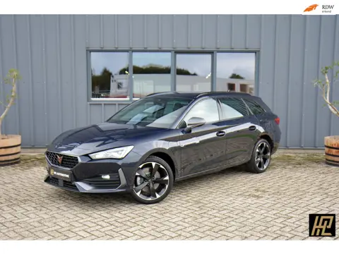Cupra Leon Sportstourer 1.4 e-Hybrid Business * SoH 92% * Camera * 18" * ACC * ECC * Stuurverwarming