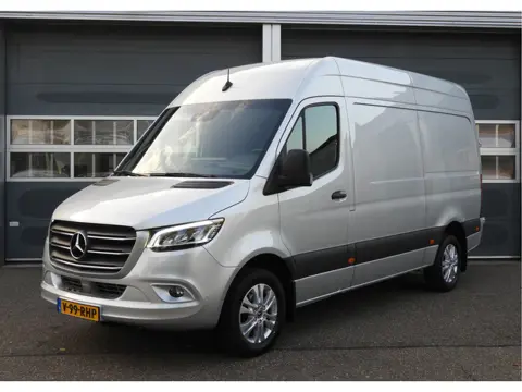 Mercedes-Benz Sprinter 319 1.9 CDI L2H2 RWD AUT | 360° CAMERA | 2.8t TREKGEWICHT | DISTRONIC