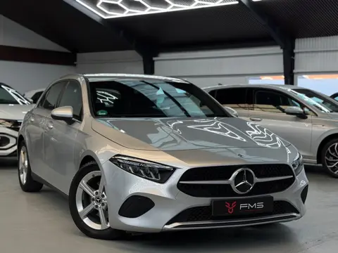 Mercedes-Benz A-klasse 200 Luxury Line Facelift CarPlay Camera