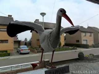 3d Raam-ooievaar met 3d vleugels 5 euro per week huur