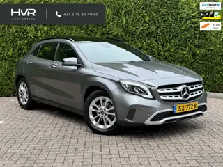 Mercedes-Benz GLA-klasse 180 | Business Solution + Ltd | Pano | Stoelverwarming | Camera | Keyless
