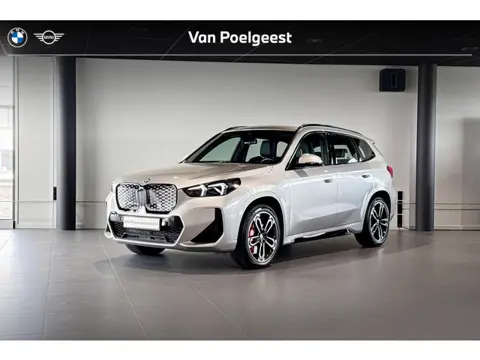 BMW iX1 eDrive20 M Sport Edition | Comfort Access | Stoelverwarming | Achteruitrijcamera | Trekhaak 