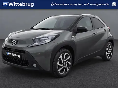 Toyota Aygo X 1.0 VVT-i MT Pulse | Camera | Stoelverwarming | All Season Banden | Carplay |