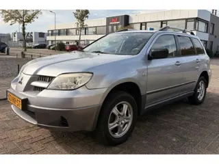 Mitsubishi Outlander 2.0 Invite plus AIRCO