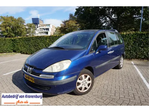 Peugeot 807 2.2 ST Premium 7 pers. lees tekst (bj 2005)