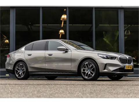BMW i5 eDrive40 84 kWh SOH 92.06% (bj 2023, automaat)