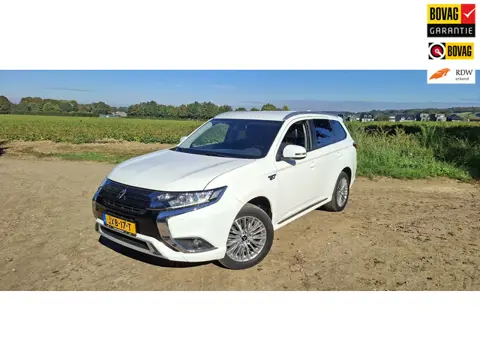 Mitsubishi Outlander 2.4 PHEV S-Edition, BOVAG - Apple Carplay - stoelverwarming