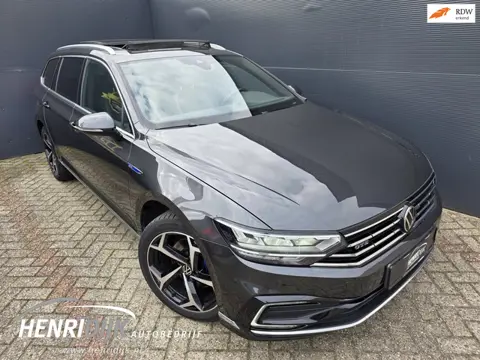 Volkswagen Passat Variant 1.4 TSI PHEV GTE Business Pano / Camera / Trekhaak / SOH 97%