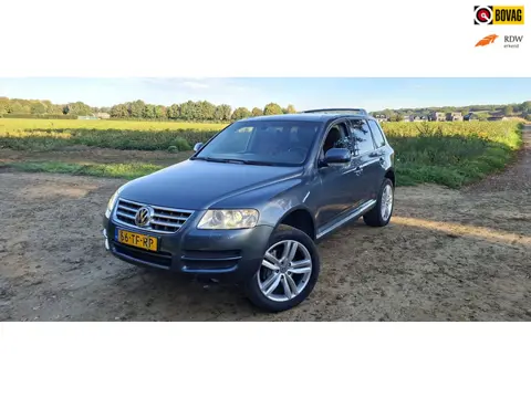 Volkswagen Touareg 4.2 V8 automaat, mooie kleurstelling - stoelverwarming - elektrische stoelen