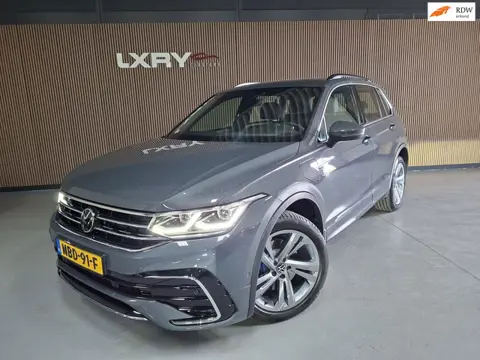 Volkswagen TIGUAN 1.4 TSI eHybrid R-Line Business+ | Navi | IQ Light | Pano | Camera | Stoelverwarmi