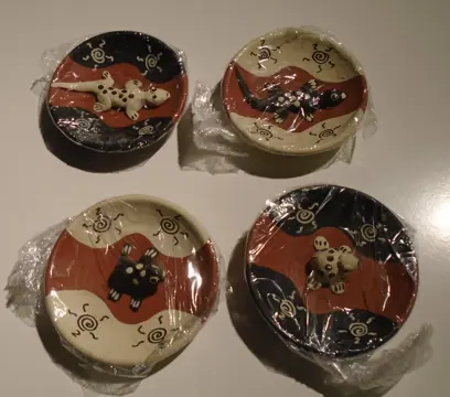 HAGEDIS en KIKKER SCHAALTJES SET KERAMIEK NIEUW.
