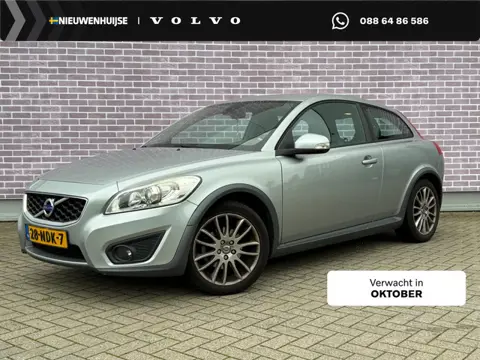 Volvo C30 2.0 Momentum | regen sensor  | parkeersensoren | Spoiler | High Performance audio | Blueto