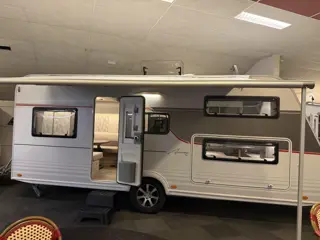 Bürstner Averso Plus 510 TK STAPELBED 7 PERS TOP