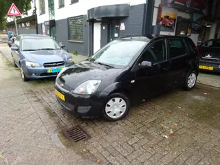 Ford Fiesta 1.4-16V Ambiente MET APK