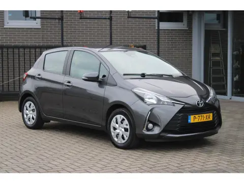 Toyota Yaris 1.5 VVT-i Dynamic Trekhaak/Camera/Navi/Cruise