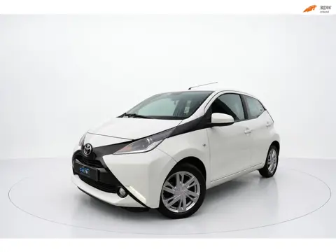 Toyota Aygo 1.0 VVT-i x-play AUTOMAAT AIRCO