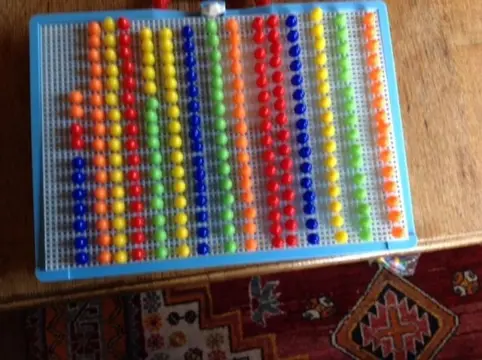 Insteekmozaiek - goed voor de fijne motoriek