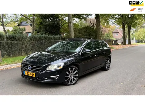 Volvo V60 2.4 D6 AWD Summum | Schuifdak | Leder | Riem Nieuw | APK '27