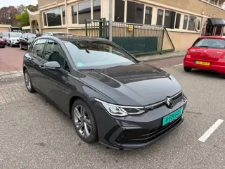 Volkswagen Golf 1.5 eTSI R-Line Automaat 2024