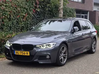 BMW 3-serie Touring M Sport High Executive Panorama Trekhaak Apple CarPlay 6WB virtual dash NAP NL