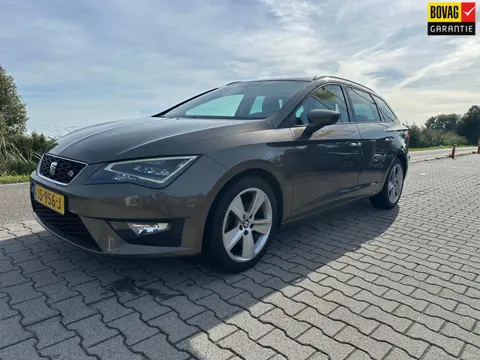 Seat Leon ST 1.4 EcoTSI FR Connect, Carplay, Led, Elektrische half lederen stoelen, Camera, Cruiseco