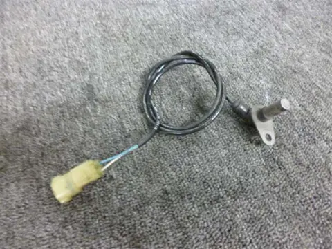 ABS SENSOR VOOR Triumph Speed Triple 1050 2011 - 2012