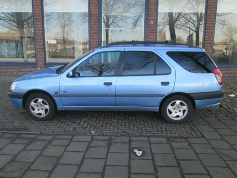 Peugeot 306 break 1.9 D Plaatwerk en Onderdelen