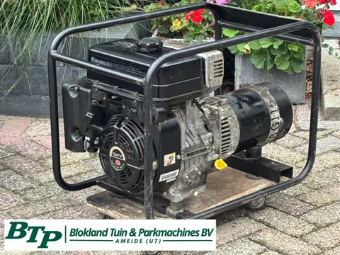 Kawasaki Gebruikte generator 4000 aggregaat