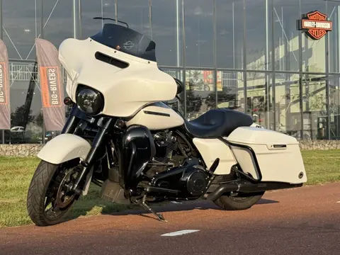Harley-Davidson FLHXS Street Glide Special Solid Colour