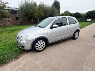 Opel Corsa 1.2-16V Silverline
