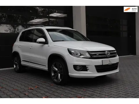 Volkswagen Tiguan 2.0 TSI Sport&Style 4Motion|R-Line|Xenon Led| DSG |Camera| 19 inch| Trekhaak|
