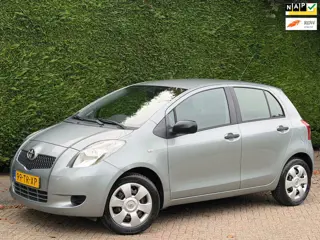 Toyota Yaris 1.3 VVTi RIJDT NIEUW/LAGE KM/APK 8-2027/5DRS!!!