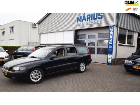 Volvo V70 2.4 black sapphire pearl 140 pk