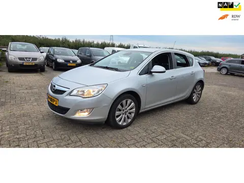 Opel Astra 1.4 Turbo Cosmo LET OP * Stationair onregelmatig*