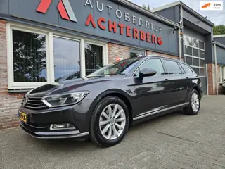Volkswagen Passat Variant 1.5 TSI Highline Business R Trekhaak! Automaat! Camera! Carplay! Mooie/Net