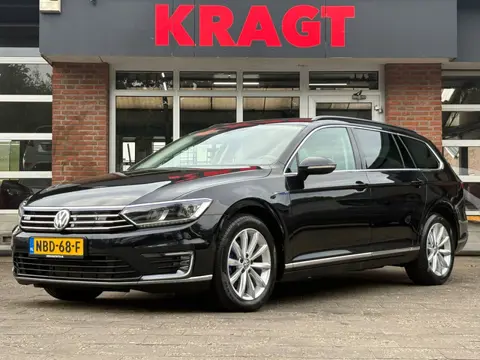 Volkswagen Passat Variant Connected Series 1.4 TSI 218 pk - SOH 94% - trekhaak - massagestoel - LED 