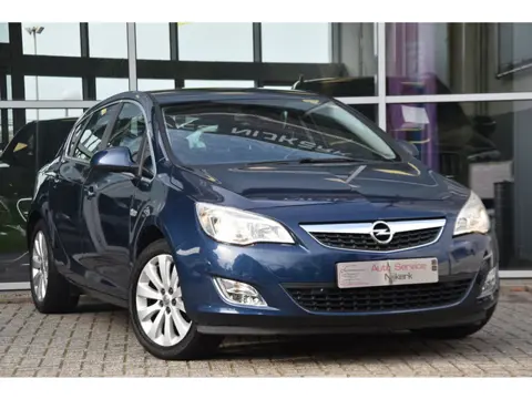 Opel Astra 1.4 Turbo Cosmo | 140PK | Navi | Trekhaak | PDC | NAP