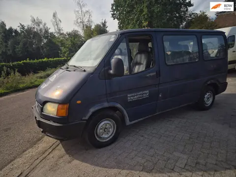 Ford Transit 2.5 DIESEL MANUEEL SHORT 1999 MINIBUS