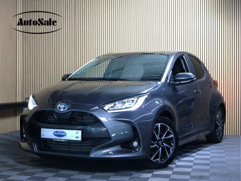 Toyota Yaris 1.5 Hybrid Business Plus AUTOM CLIMA CAMERA CRUISE CARPLAY LANE STOELVW '23